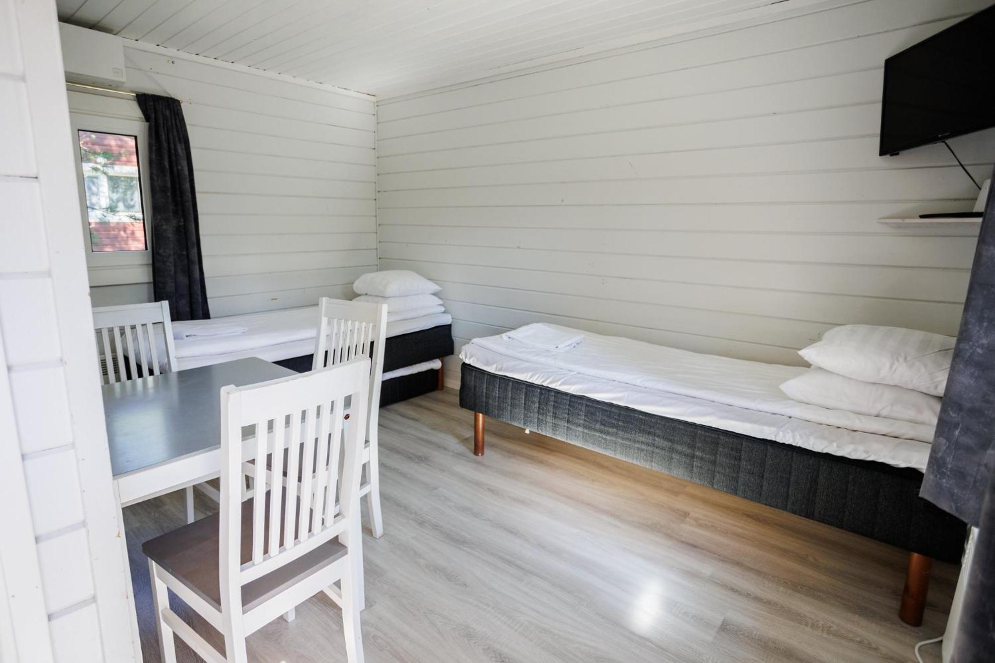 אינארי Crow Creek Cabins מראה חיצוני תמונה